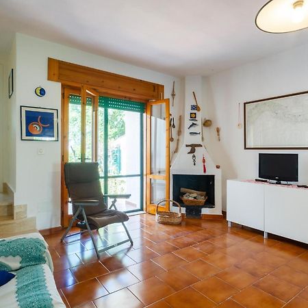 Awesome Home In Manduria With Kitchen Exteriör bild