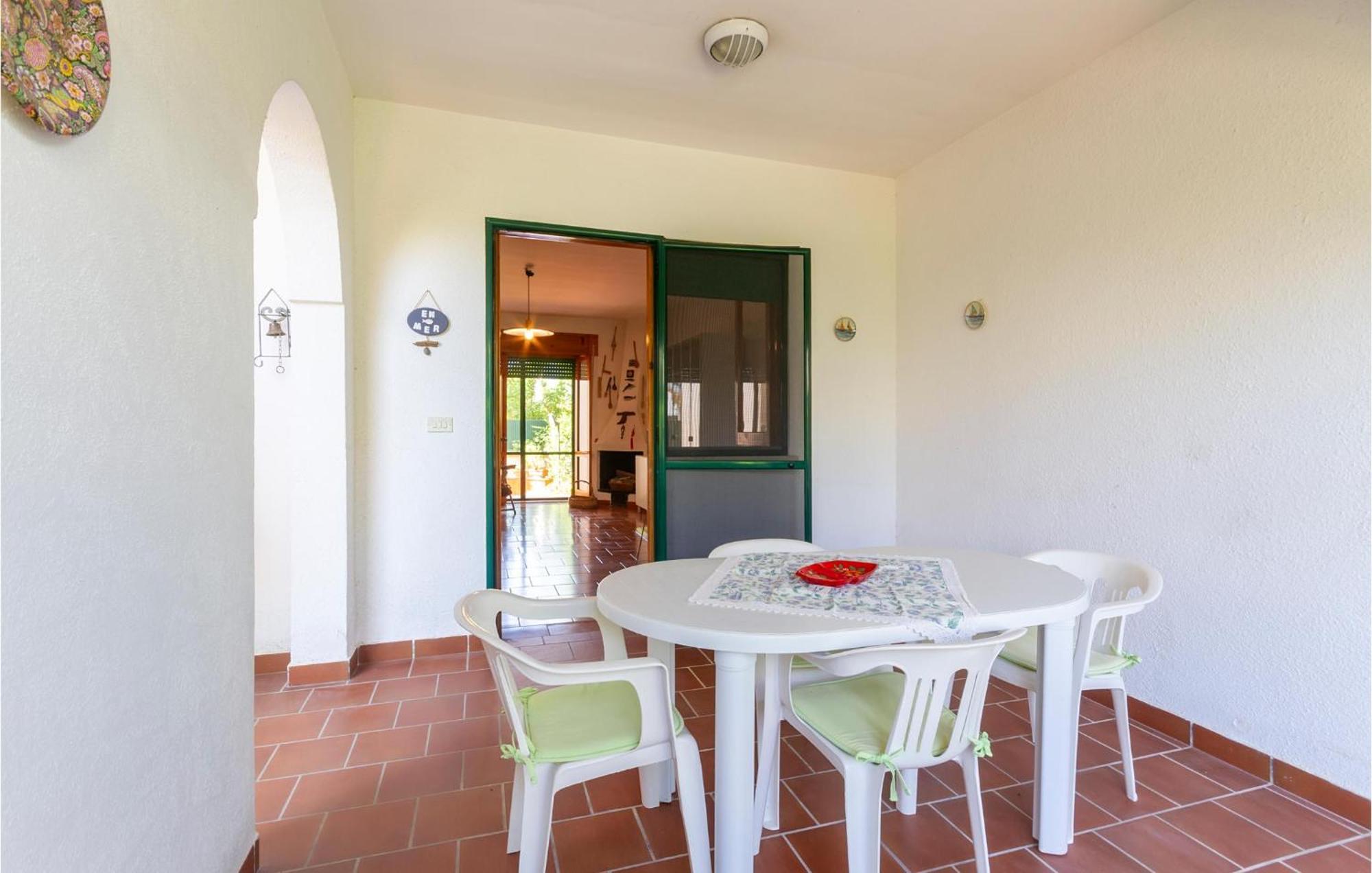 Awesome Home In Manduria With Kitchen Exteriör bild